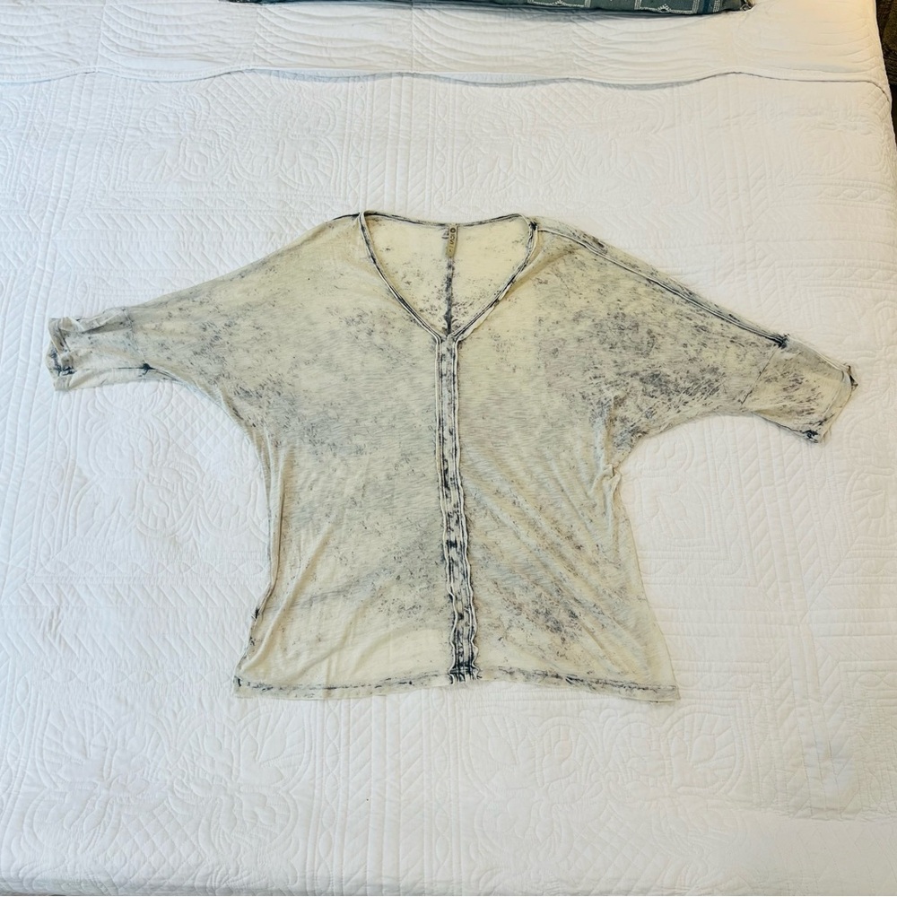 XCVI Cream and Gray Washed Dolman Sleeve Tunic